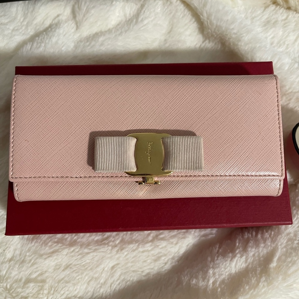 💯%Authentic Salvatore Ferragamo long skinny wallet